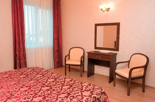 Спальня в номере "Люкс" гостиницы Визит, г Краснодар