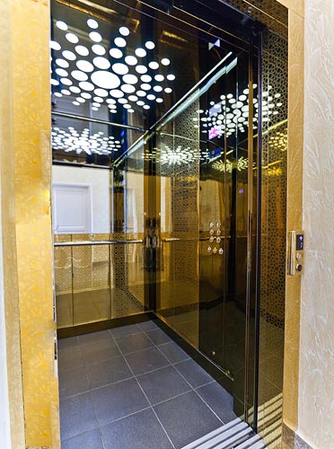 лифт в гостинице Триумф в Краснодаре