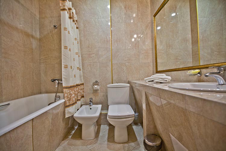 ванная комната в номере Комфорт в гостинице Триумф Краснодар